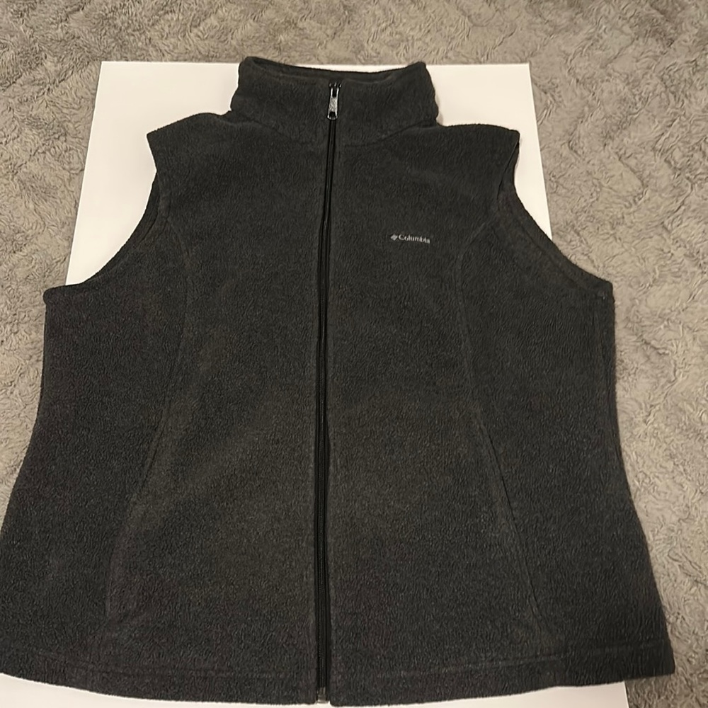 A Columbia womens best size xl.